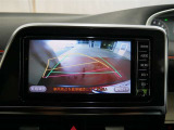 バックガイドモニターで、後方を確認しながら安心して駐車することができます。運転初心者も熟練者も必須の機能ですよ!