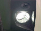 LEDフォグランプ LEDの明るい光が霧の発生や悪天候時に視界確保をサポートします!