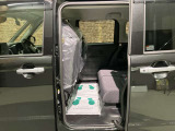 ■POINT■写真で見るよりも現車を 現車をみると写真で見ていたイメージとは少し違う部分もございます。また写真ではわからなかった車の魅力にも気づくことができるので、ぜひご来店ください!