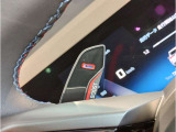 【パドルシフト付】Mマルチステアホイルに付随する「パドル・シフト」F1マシン感覚でシフトチェンジが可能となりよりドライビングの楽しさを演出します