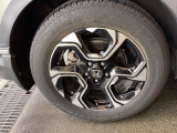 純正アルミホイールです。足元が引き立つので、車全体のイメージがアップしますよ!