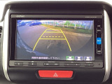 バックモニター付きで、車庫入れやバック時の後方確認をサポート。