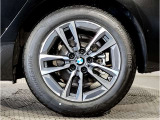 BMW純正アルミホイールです。納車時にはアルミホイールコーティングも承っております!是非ご検討下さいませ。