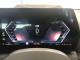 『運転』に対するBMWのこだわりはメーターパネルにも表れております。視野性の良いメーターパネルは疲労感の軽減と、運転の楽しさをもたらしてくれます。