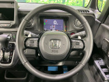 【純正革巻きステアリング】上質な革を使用することで、手にしっかり馴染みとても運転しやすいハンドルです♪