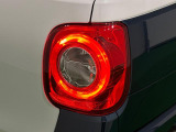 丸目で愛嬌のあるデザインのLEDリヤコンビネーションランプ(LEDストップランプ)が省電力・長寿命化を実現。