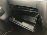 滋賀ダイハツでは、お客様にお気軽にご来店頂けるお店を目指しております!お客様にゆっくりとおくつろぎいただくためにカフェのような居心地の良さで皆様のご来店をお待ちしております。