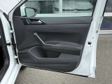 点検整備ご納車前にCertified Pre-Owned独自の「点検チェック項目シート」により、部品や機能に関する全71項目もの厳しいチェックを実施します。