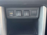 運転席・助手席は共にシートヒーター付なので、寒い日の朝の移動も快適です♪
