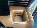 運転席・助手席にドリンクホルダーが付いてとっても便利です。