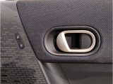 当社BMW認定中古車は全車保証付きでございます。また保証料金や整備費用はお見積書内の諸費用・税金に追加計上する事はございません。認定中古車保証付きのお支払総額でお見積りご依頼の上、他店とお比べください