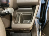 こんなところにもドリンクホルダーが!気遣いがきいてます!