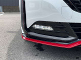 【LEDフォグランプ】霧や雨などの悪天候時に視界を確保するために自動車に取り付けられる補助灯です。ハロゲンなどの従来の光源と比べて明るく、視認性や安全性を向上させます!!