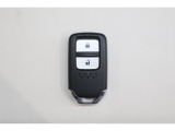 スマートキーはカバンの中やポケットに携帯するだけでドアロックの開閉・エンジンスタートが可能です!