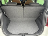 日々の使い勝手を考えて大人4人が乗車しても十分な荷室スペースを確保しています。