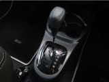 無段変速機(CVT)を搭載。有段変速機に存在する「変速ショック」が無いので、スムーズなアクセル操作が可能です♪
