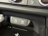 電子パーキングに加えてブレーキホールドシステムを装備しておりますので、信号待ちや踏み切り待ちでもブレーキを踏まずに停止できます!発進する際はアクセルを踏むだけですので渋滞時などはかなり楽ですね!