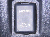 USB端子とHDMI端子を装備しております。
