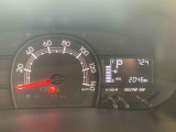 納車前には12ヶ月点検相当の点検と消耗品の交換をダイハツの整備士がしっかり整備してお渡しします。また、納車後には無料の1ヶ月点検がございます。