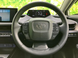操作系の使いやすさを追求した設計で、雨天時でも安全運転をサポート。直感的な操作でワイパーを作動させ、視界を確保できます。
