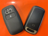便利なスマートキー。ボタンひとつで開錠できます。