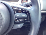 Hondaセンシングの機能のひとつ、アダプティブクルーズコントロール付!アクセルから足を離しても設定したスピードと前車との車間を保ち走行してくれます!車線維持もアシスト☆高速道路で疲労軽減ですね☆
