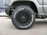右リアタイヤです。社外アルミホイールや新品タイヤ・スタッドレスもご相談下さい!