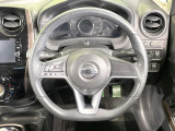 【純正革巻きステアリング】上質な革を使用することで、手にしっかり馴染みとても運転しやすいハンドルです♪