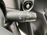 視認性の高いウインカーレバーで、安全な車線変更をサポート。周囲へのアピールも効果的で、安心感が増します。