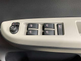 パワーウインドウスイッチ、いたずら防止・挟みこみ防止に、ウインドウロックスイッチを使用ください。便利な電動可倒式ミラースイッチ