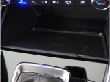 【ワイヤレス充電】ワイヤレス充電Qi規格に対応したスマートフォンなどの携帯機器を充電できます。