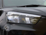 今や主流となってきました「LEDヘッドランプ」。消費電力も少なく、エコ走行に貢献します。コレが付いているだけで、優越感に浸れますよね。HIDに負けないくらい明るく安全です。