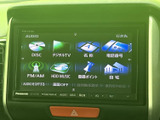 多彩な機能が搭載されたモニター。カーナビやオーディオの操作をよりスムーズに行うことができます。快適なドライブをサポートします。