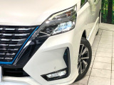 【LEDヘッドライト】悪天候や夜間走行時も良好な視界を確保し安心して運転できる高輝度LEDヘッドライトを装備!点灯速度が早く、消費電力も抑えられています。