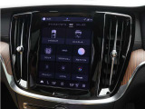 直感的な構成により、必要なときに運転の邪魔をすることなく、適切なサポート情報およびエンターテイメントを提供することができます。
