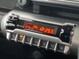 【オートエアコン】一度お好みの温度に設定すれば、車内の温度を検知し風量や温度を自動で調整。暑い&hellip;寒い&hellip;と何度もスイッチ操作をする必要はありません。快適な車内空間には必須の機能ですね♪