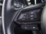 【ステアリングスイッチ】運転中、前方から目線をそらすことなく、オーディオ等の操作が可能な便利機能。安心&快適ドライブにはマストな装備。