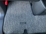 純正フロアマット