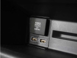 ◆USBチャージャー◆スマートフォンの充電等にも便利なUSBチャージャー!使いやすい場所に装備されています。