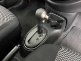 操作が簡単なシフトレバーですのでストレスなく運転が出来ますよ!