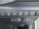 しっかりまとまった感のインパネ。各操作スイッチなども使いやすい位置に配置されていますよ!