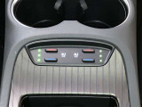 シートベンチレーション付きです。シートと密着部分の空気を換気して蒸れを防いでくれるので、暑い時期も快適に過ごせます♪一度使ったら手放せません!