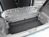 フレキシブルボードが標準装備なので荷室床の高さや形を変えることで、積む荷物に応じて使い分けできるアレンジ性が高い機能です。