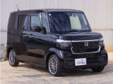 ◆衝突軽減ブレーキ(CMBS)◆システムが先行車や歩行者を検知。衝突するおそれがある場合、音とディスプレー表示で警告。さらに接近した場合はブレーキングを行い、衝突回避・被害軽減を支援します。