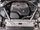 【BMWクリーンディーゼル】市場をリードするディーゼルエンジン。低回転ステージ専用ターボが走り出しから効果的に過給を行いスムーズな発進加速や低燃費を実現。ディーゼルの常識を超えたスポーティな走りを!