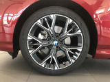 中古車のため、若干の小傷等がついてしまったホイールも御座います。修理も可能で御座いますので、気になる方はお気軽にお申し付けくださいませ。