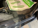 ステップにキズあります。