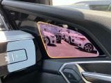 サイドアシスト装備 ドライバーの死角を並走する車両を検知します。ドアミラーの内側のLEDが点灯・点滅して事故の危険を知らせます。