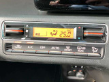 オートエアコンで車内を快適な温度にコントロール★
