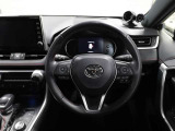 各操作スイッチなどもハンドルから手を放すことなく操作可能で安全運転に支援いたします!